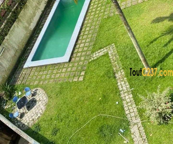 Appartement de 3 chambres à louer à Bonanjo