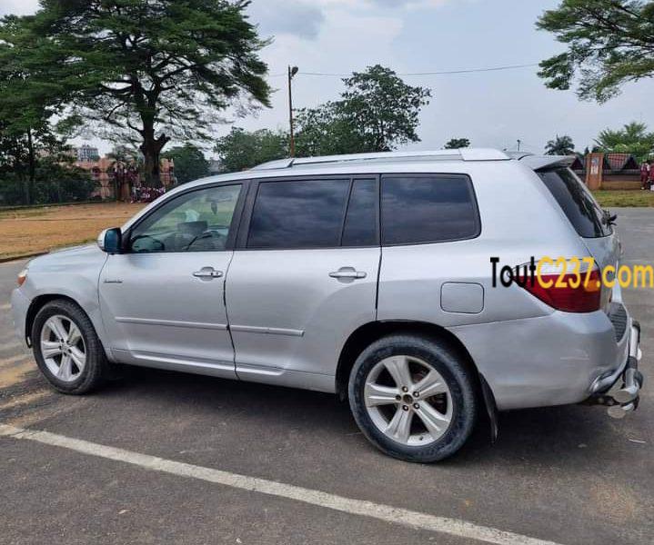 Toyota Highlander à vendre à Douala