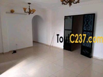 Studio moderne à louer à Akwa