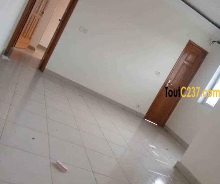 Studio moderne à louer à Deido