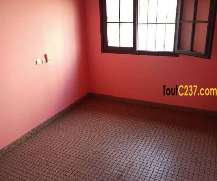 Duplex a louer à Bonapriso Douala