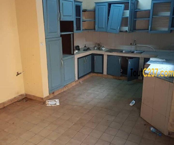 Duplex a louer à Bonapriso Douala