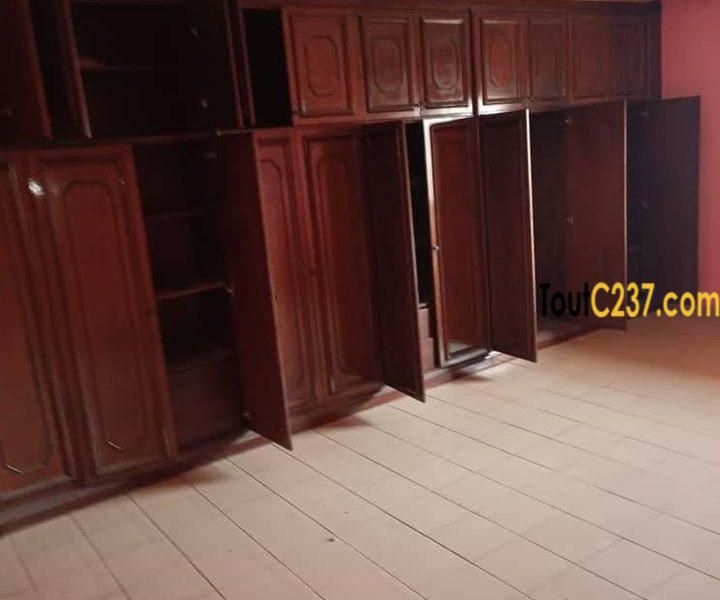 Duplex a louer à Bonapriso Douala