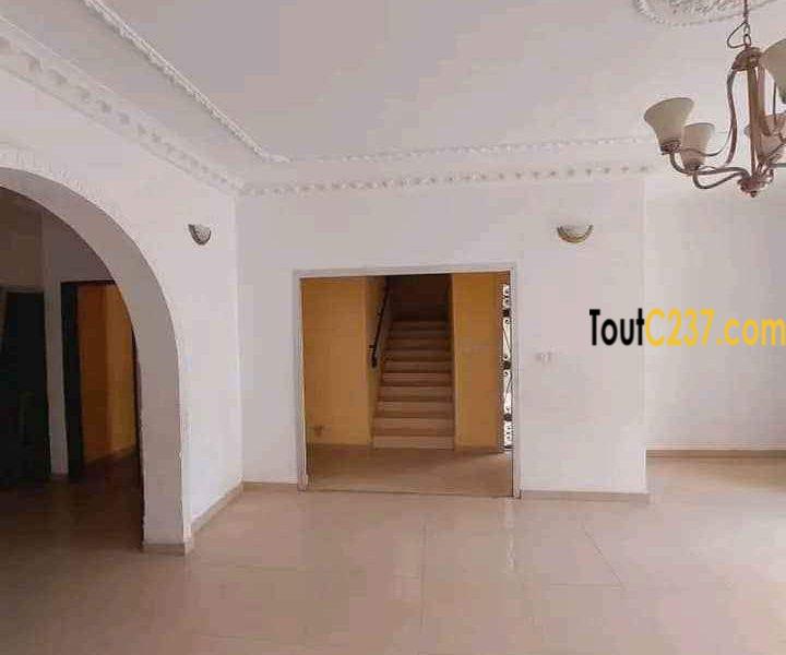 Maison Duplex à louer à Logpom