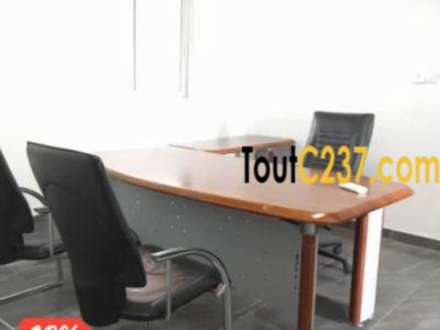 Bureau équipé DG à louer à Ndokoti