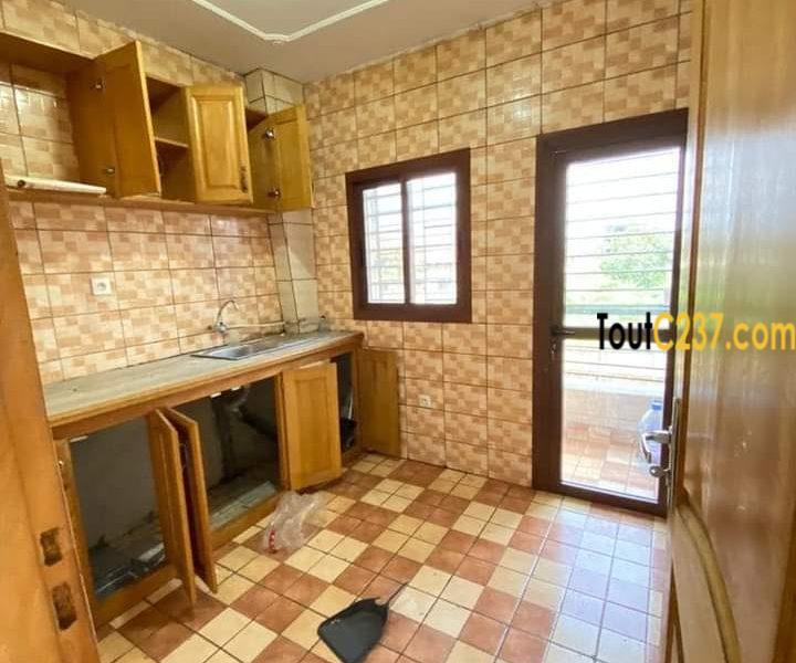 Appartement à louer à Logpom Douala