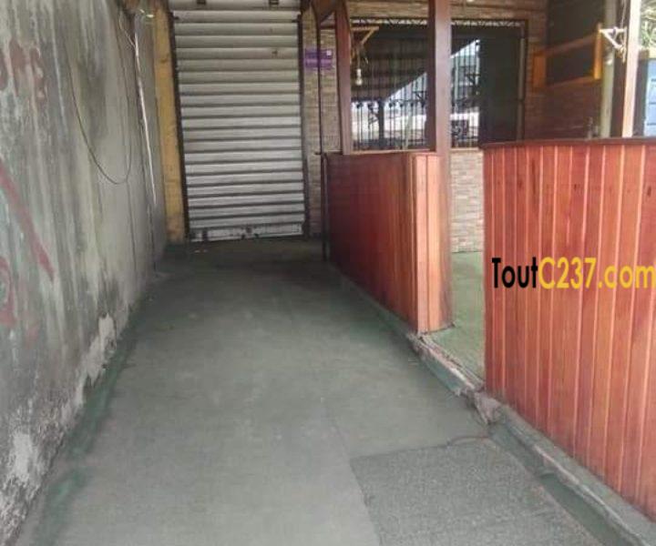 Boutique à louer à Bonamoussadi