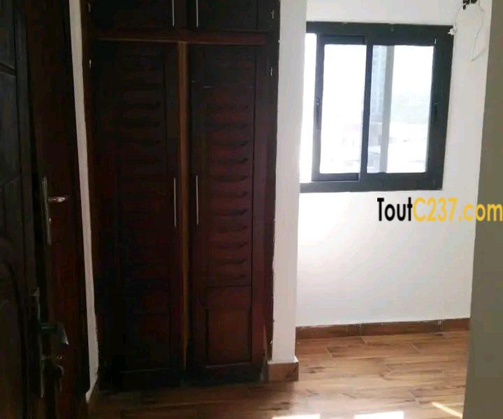 Studio moderne à louer à youpwe