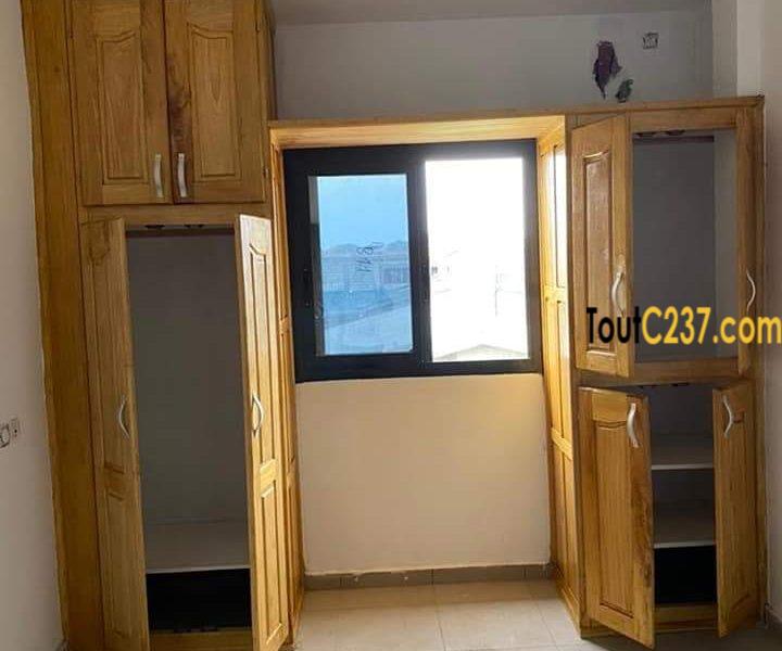 Appartement neuf à louer à Makepe