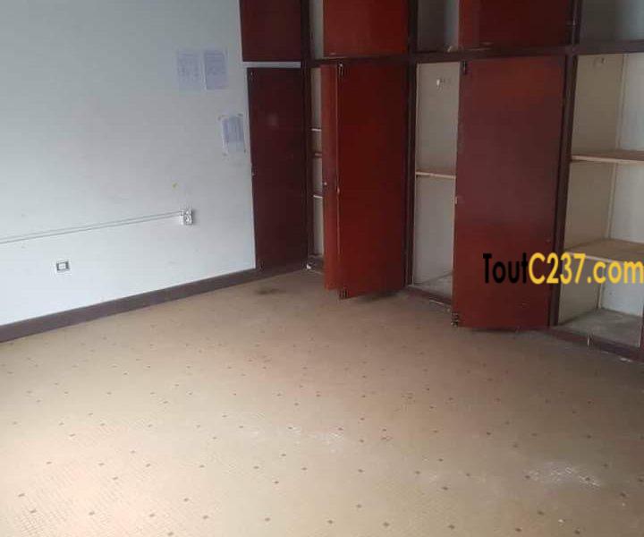 Maison en villa a louer à Deido, Douala