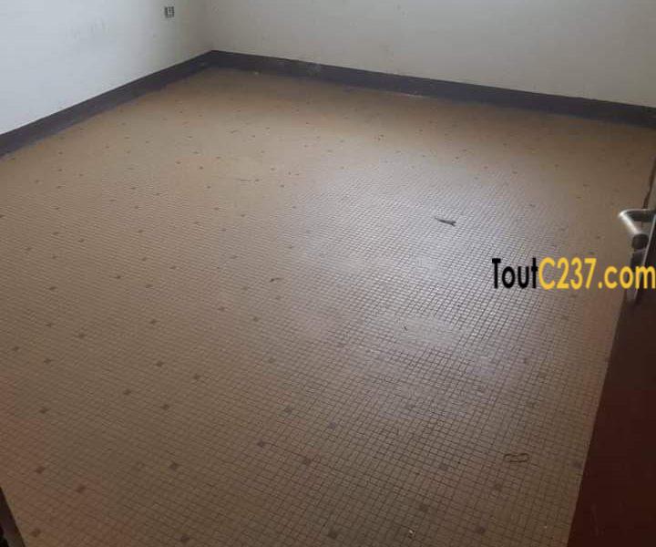 Maison en villa a louer à Deido, Douala