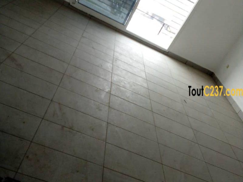 Appartement à louer à Deido, Douala