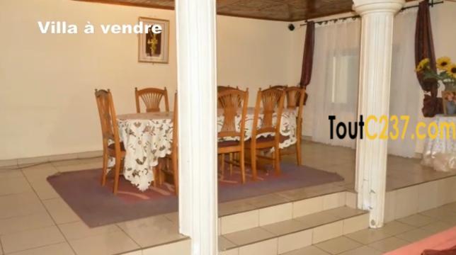 Très joli maison à vendre à Kotto