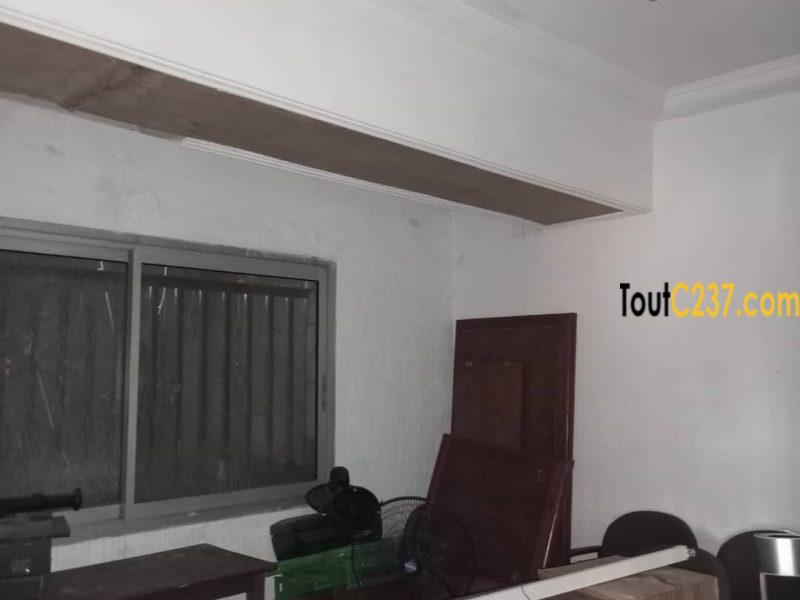 Bureaux à louer à Akwa, Douala