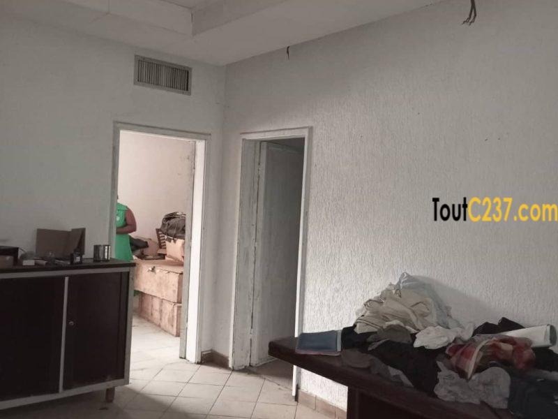 Bureaux à louer à Akwa, Douala