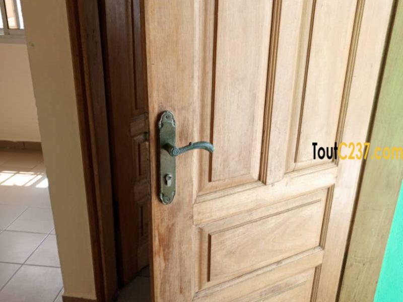 Appartement à louer à Bonamoussadi