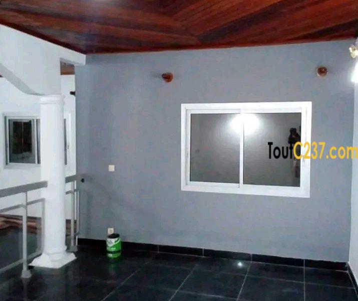 Maison en villa à vendre à Japoma