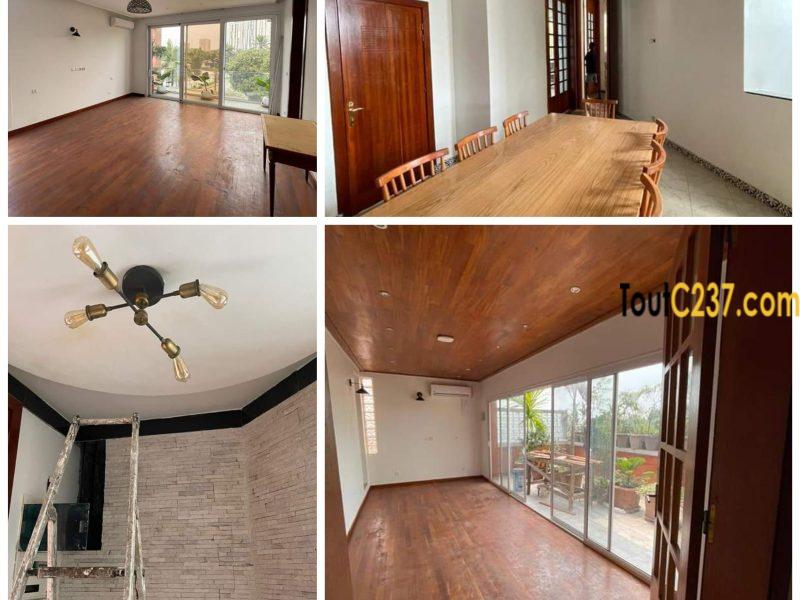 Maison en Triplex meublé à Bonapriso