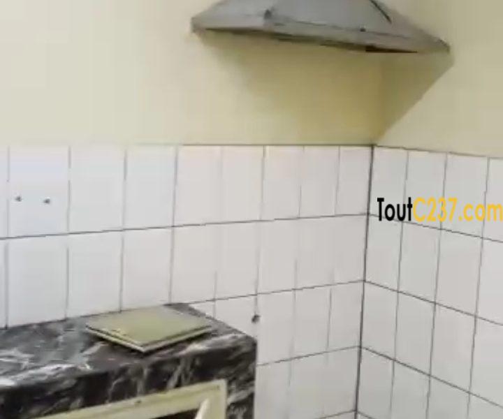 Maison en duplex à louer a Bonanjo