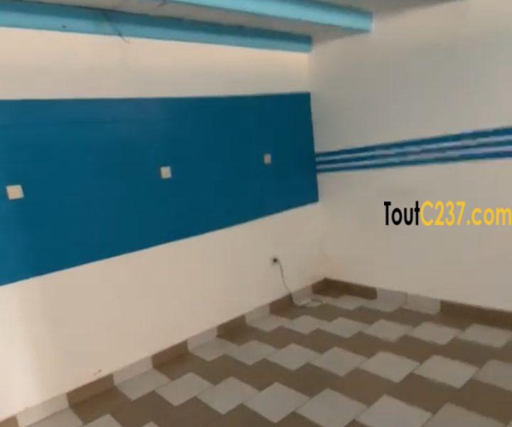 Boutique à louer à Logpom Douala