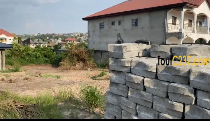 Terrain à vendre à Kotto Baden Baden