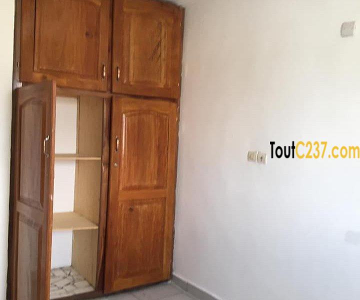 Appartement à louer à Deido, Douala