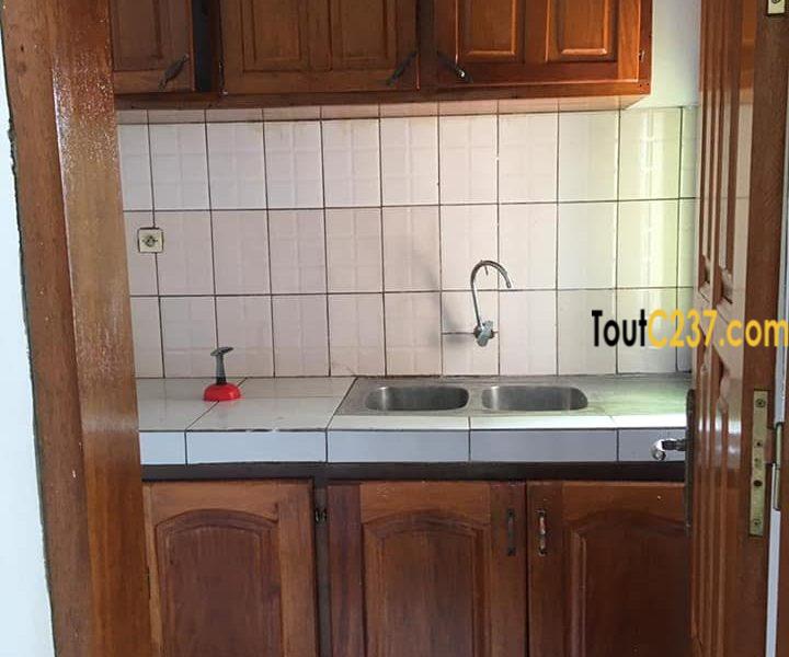 Appartement à louer à Deido, Douala