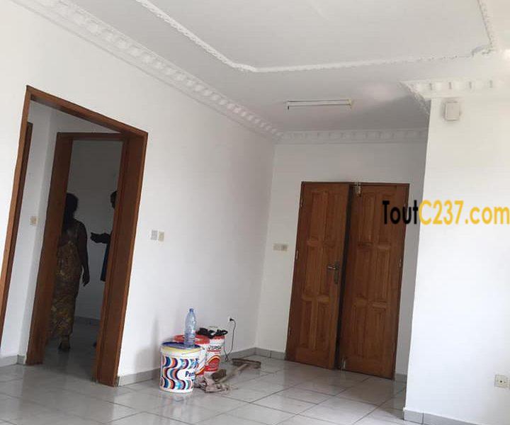 Appartement à louer à Deido, Douala