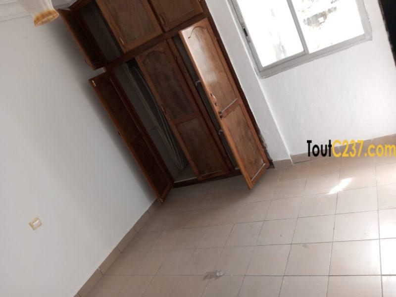 Appartement à louer à Bali, Douala