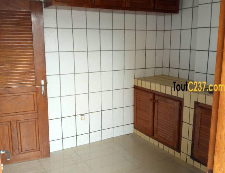Appartement à louer à Bali, Douala