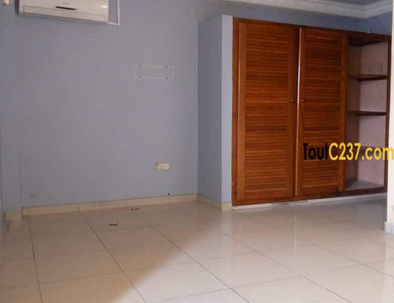 Appartement à louer à Bali, Douala