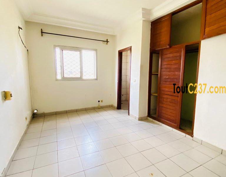 Appartement à louer à Bonamoussadi