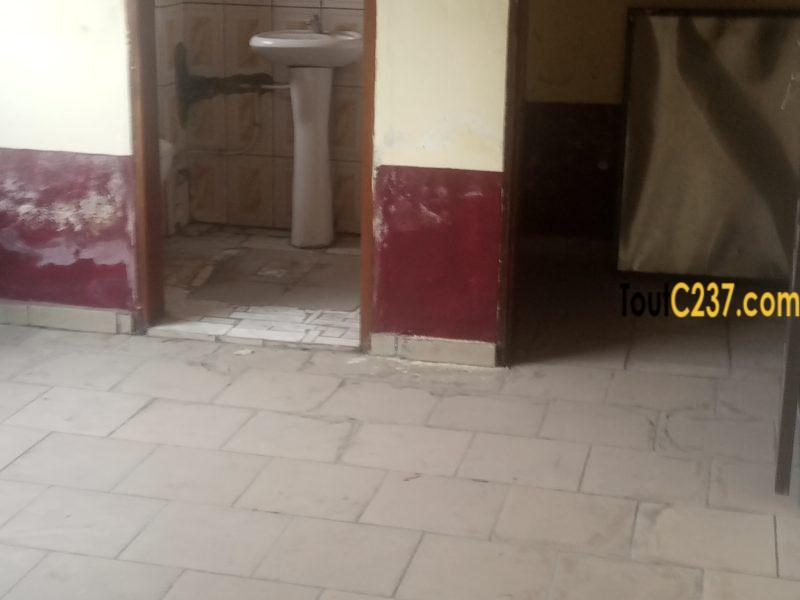 Bureaux à louer à Akwa, Douala