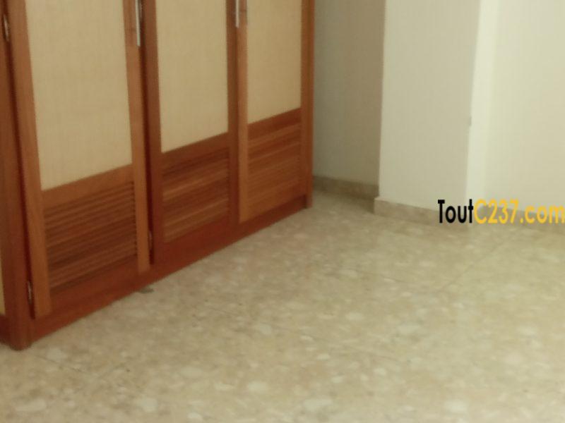 Duplex en appartement à louer a Deido