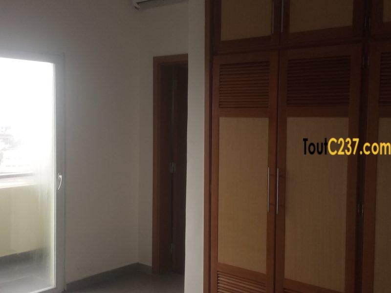 Appartement neuf à louer à Deido, Douala
