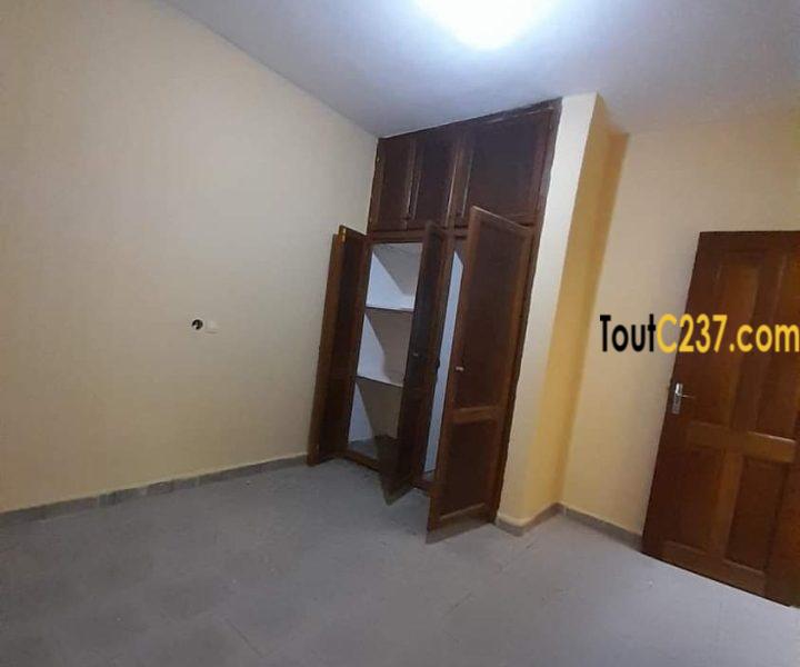 Appartement à louer à Bonamoussadi