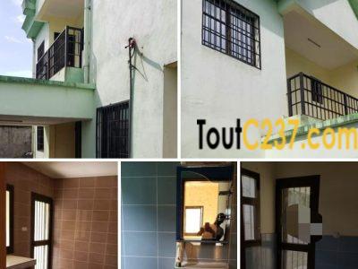 Maison en duplex à louer à Bonapriso