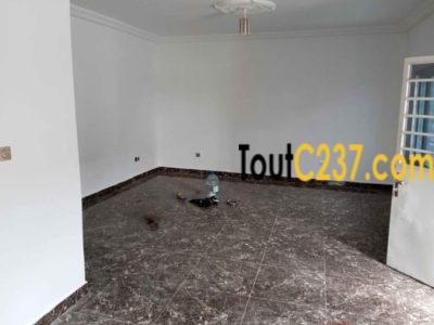 Appartement à louer à Youpwe Douala