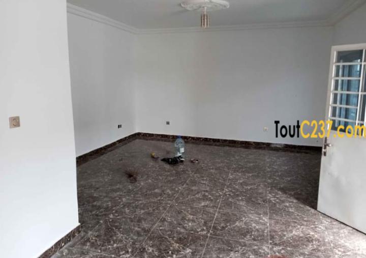 Appartement à louer à Youpwe Douala