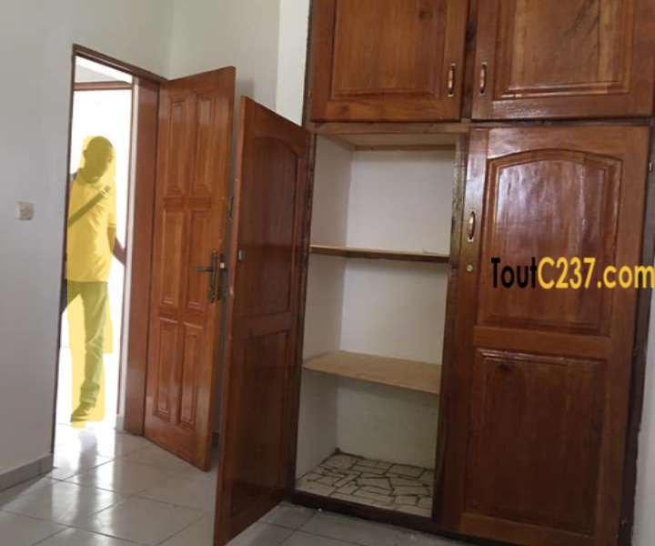 Appartement à louer à Deido, Douala