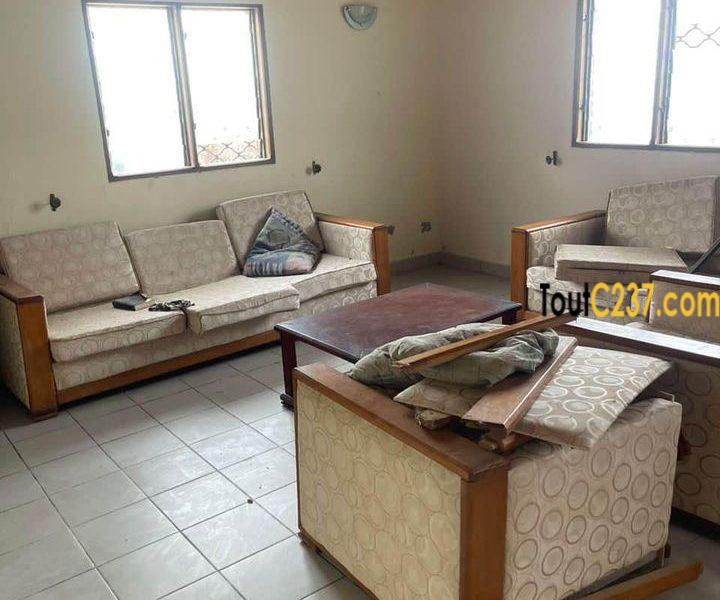 Maison en villa à vendre à Kotto Bangue, Douala
