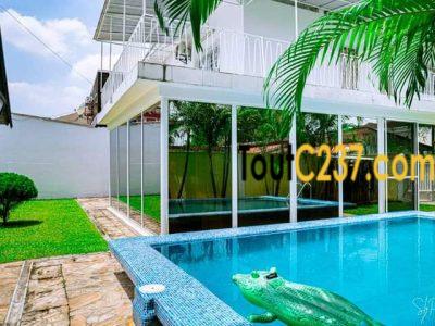 Duplex meublée à louer à Bonapriso Douala