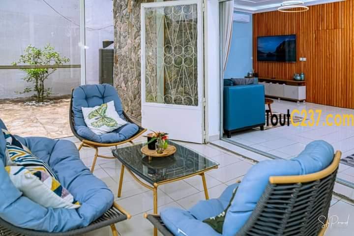 Duplex meublée à louer à Bonapriso Douala