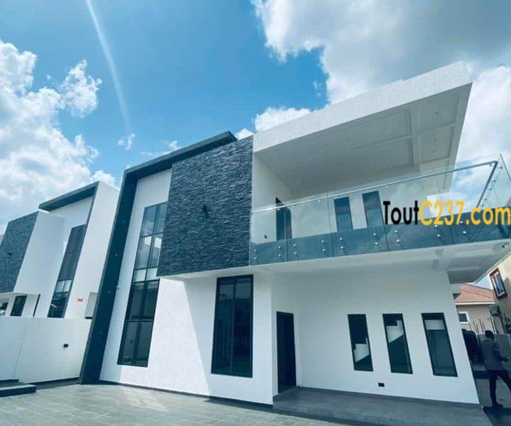 Duplex à vendre à Bonapriso, Douala