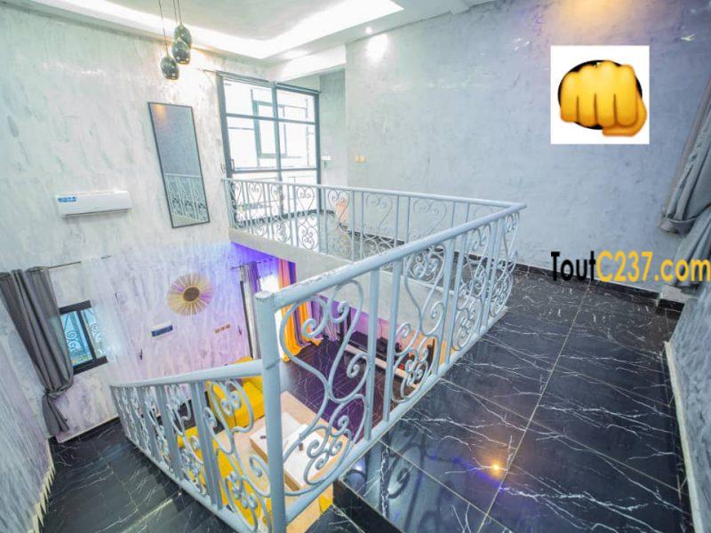 Appartement en duplex meublé à Makepe