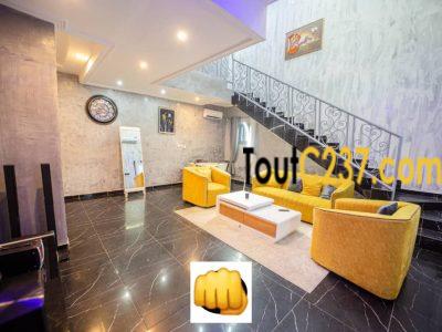 Appartement en duplex meublé à Makepe