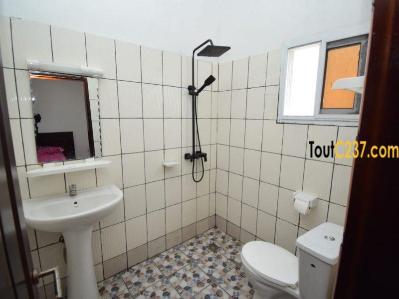 Studio moderne à Bonamoussadi, Douala