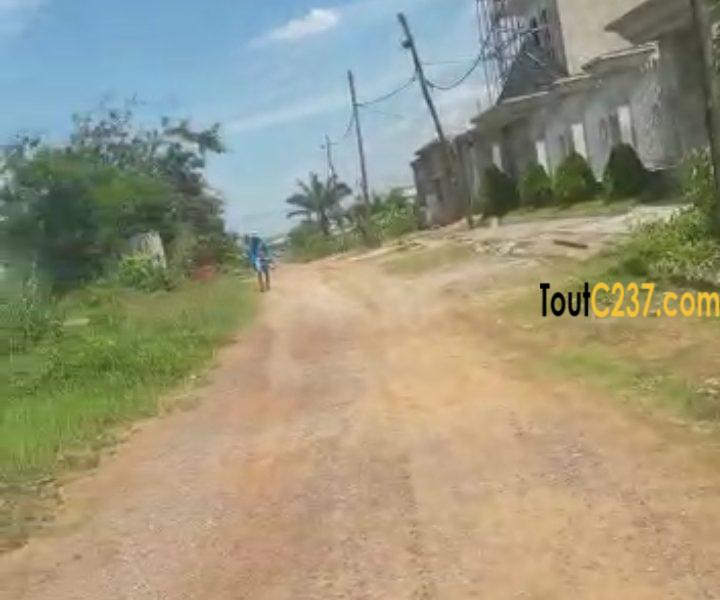 Terrain d'angle à vendre à Yassa