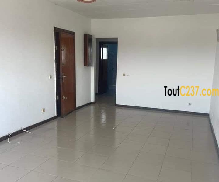 Studio moderne à louer à Bali, Douala