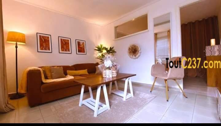 Studio meublé à louer à Bali, Douala